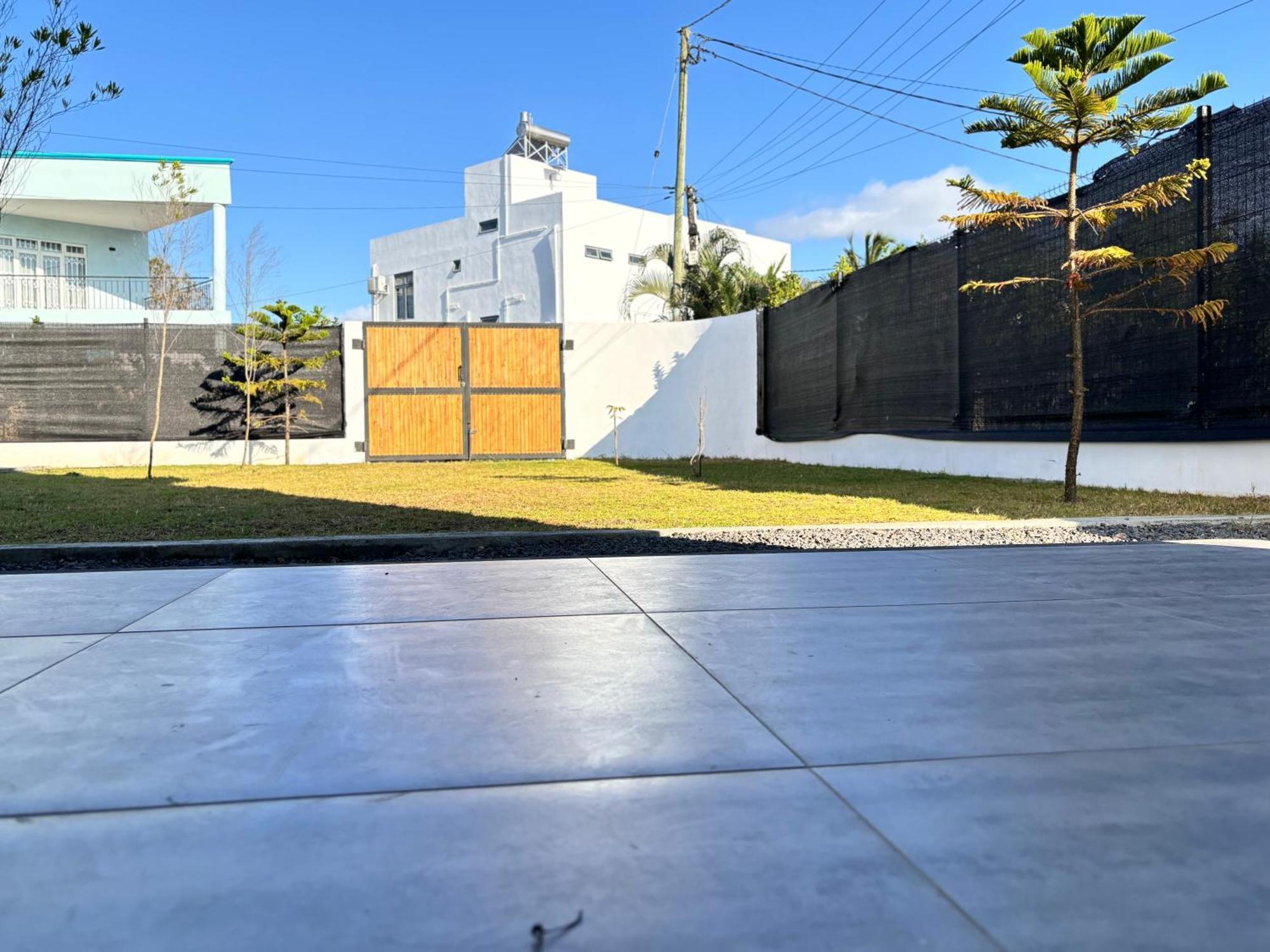 Maison Mont Choisy - One Or Two Bedrooms Apartment Trou aux Biches Ngoại thất bức ảnh